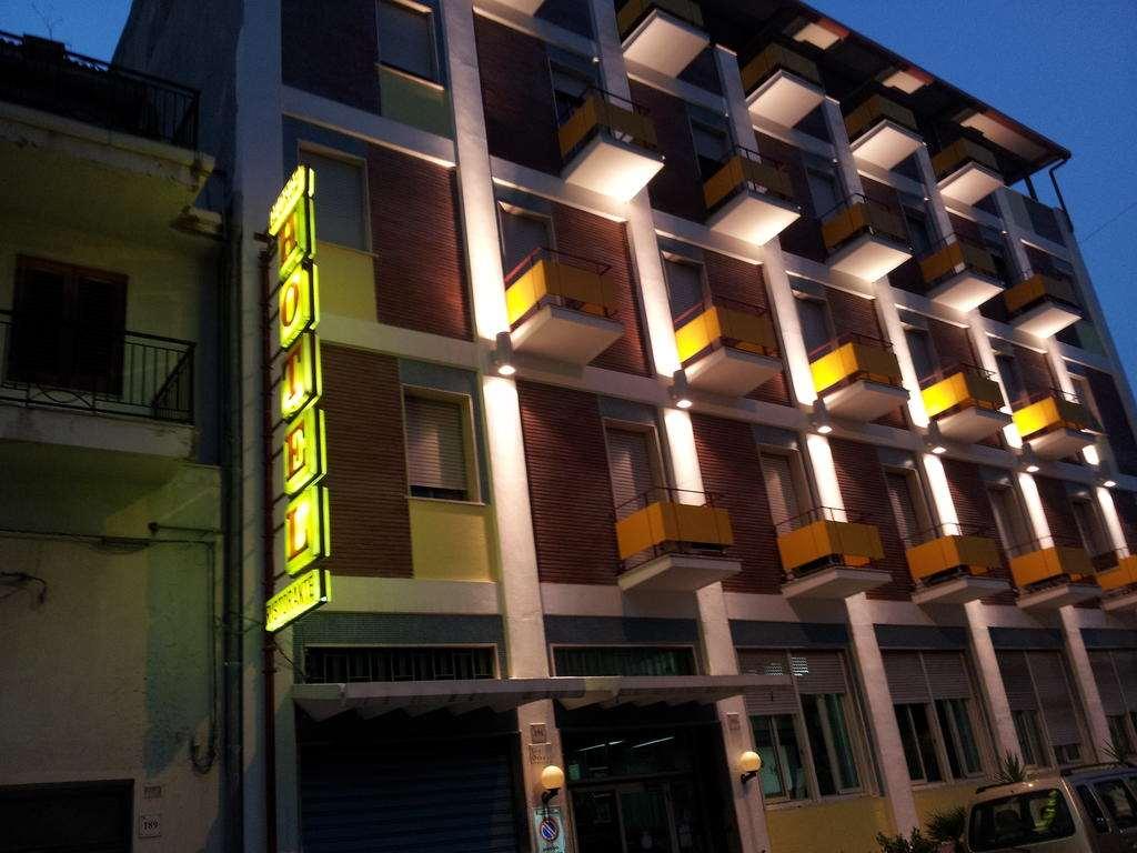 George Hotel Barcellona-Pozzo di Gotto Exterior foto
