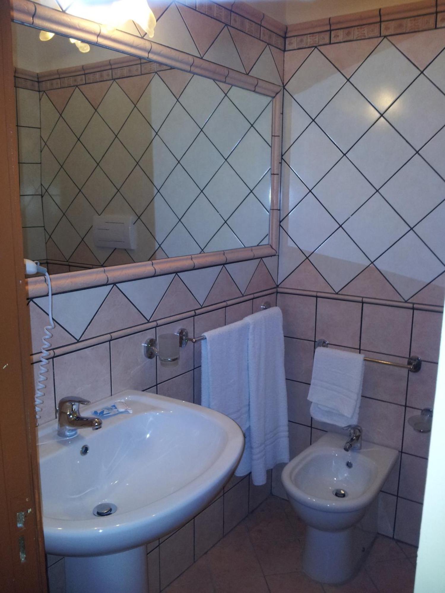 George Hotel Barcellona-Pozzo di Gotto Cameră foto