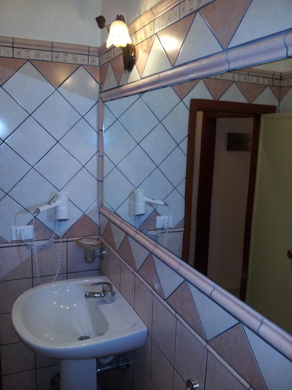 George Hotel Barcellona-Pozzo di Gotto Cameră foto